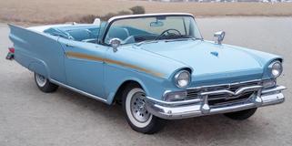 1957 Ford Sunliner