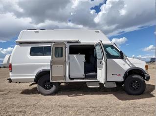 2004 Ford E-350 Super Duty